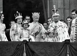 1930s Prints: George VI and Queen Elizabeth on Buckingham Palace balcony Coronation Day 1937
