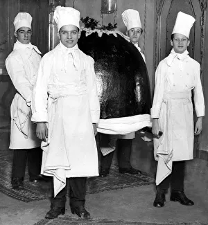 1920s Prints: Giant Christmas pudding, 1926