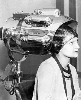 1920s Prints: At the Hairdressers