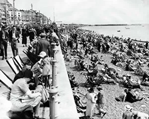 Town and Country Collection: Hastings Beach 1935
