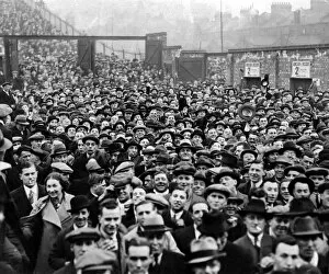 Images Dated 30th November 2018: Highbury Crowd, 1934