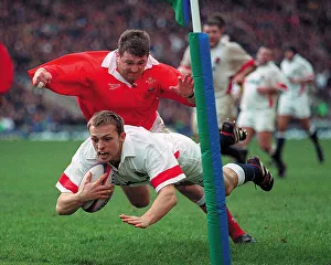 Rugby Union Prints: Matt Dawson scores a try for England