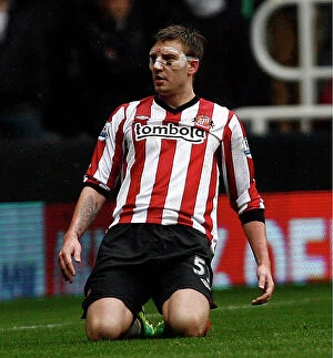 Images Dated 4th January 2024: Nicklas Bendtner scores Sunderland's opening goal