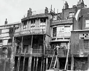 Images Dated 22nd August 2023: The old barge office and the Grapes Public House at Limehouse in London in 1924