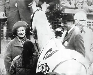 Horse Racing Prints: The Queen Mother meets Desert Orchid