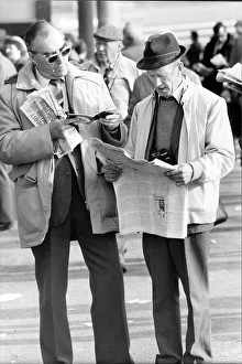 Horse Racing Prints: Racegoers at Cheltenham racecourse