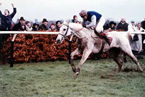 Images Dated 8th June 2021: Richard Dunwoody on Desert Orchid at Kempton in the King George VI Rank Steeplechase