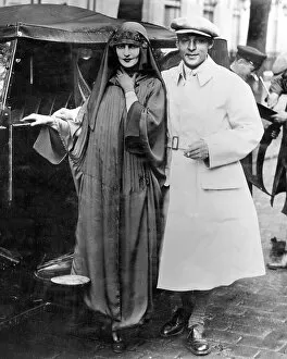 Images Dated 28th November 2022: Rudolph Valentino and his wife Natacha Rambova in 1923