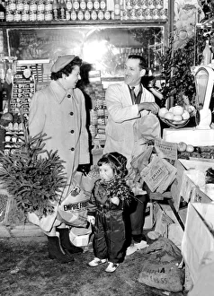 Christmas Prints: Shopping for a Christmas Tree