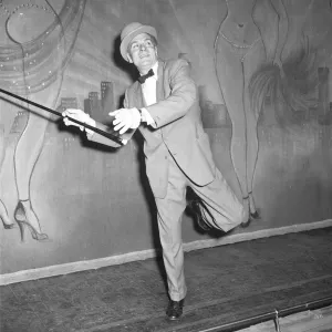 Sir Laurence Olivier as Archie Rice in The Entertainer