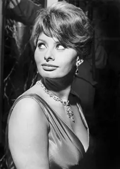 Mail Newspapers Prints: Sophia Loren in 1960