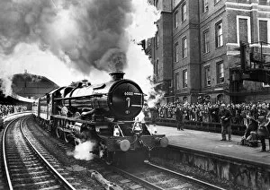 Trains Collection: Steam train at Paddington