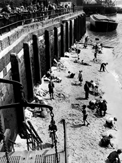 Thames Prints: Tower Pier beach, 1954