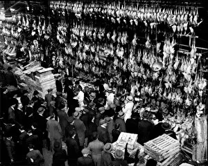 Christmas Past Collection: Turkeys at Leadenhall Market 1932
