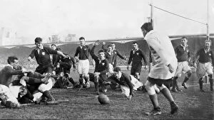 Rugby Union Collection: Watcyn Thomas scoring a try for Wales against Scotland 1931