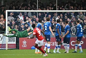 Photo Spotlight Prints: Wealdstone fc v Wycombe Wanderers, FA Cup 2nd round