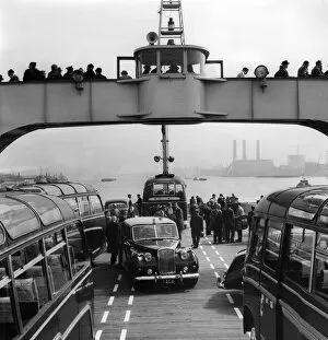 Images Dated 13th August 2018: The Woolwich Ferry, 1963
